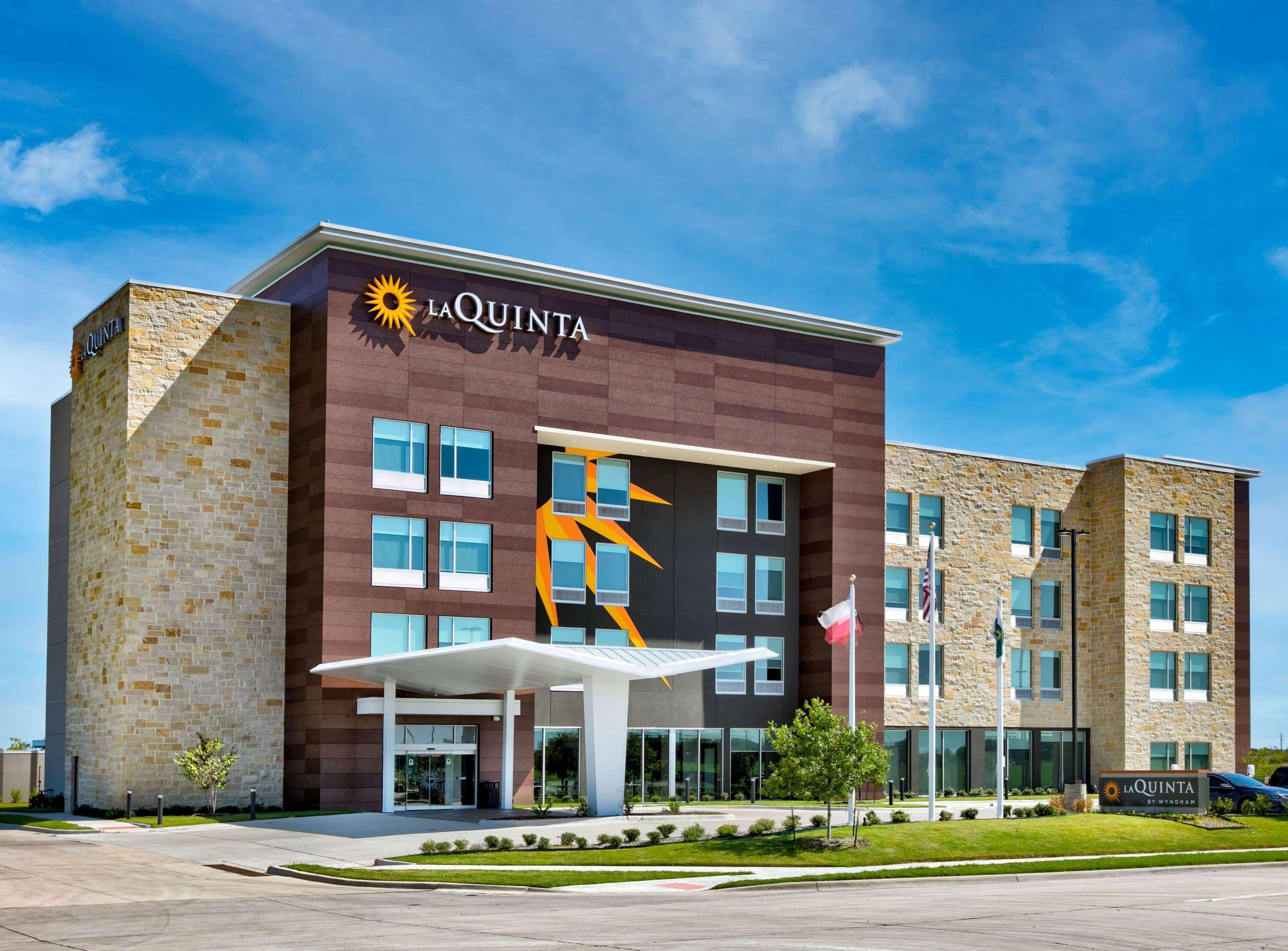 La Quinta Inn & Suites By Wyndham Terrell Exterior foto